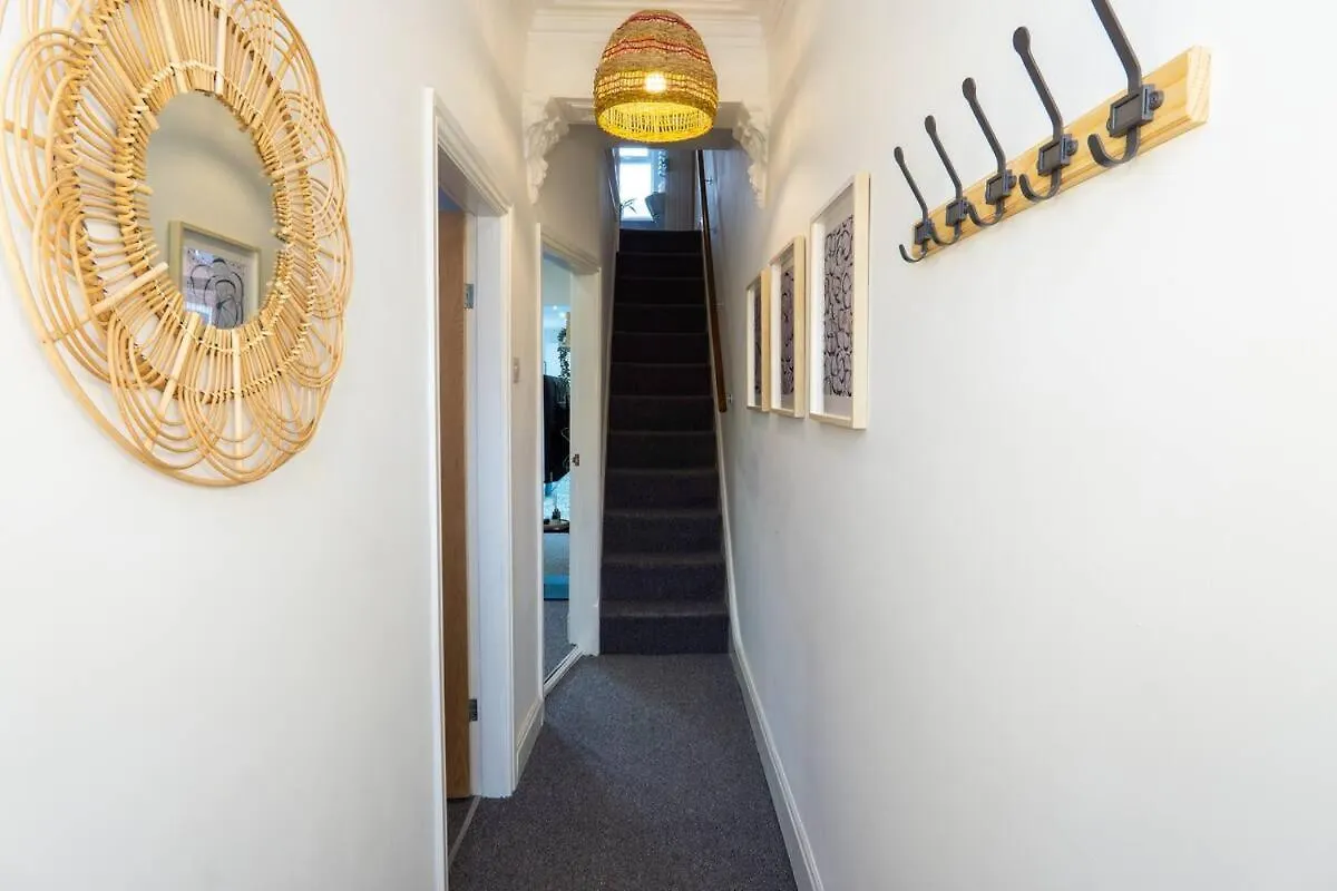 Cedar House - Air Host & Stay Liverpool