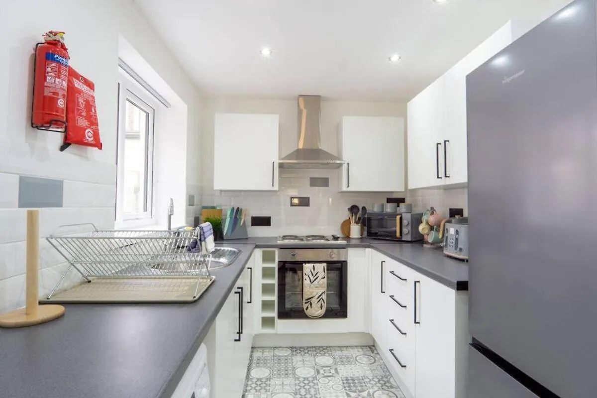 Cedar House - Air Host & Stay Liverpool Feriehus