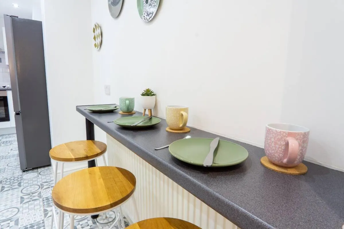Cedar House - Air Host & Stay Liverpool Feriehus