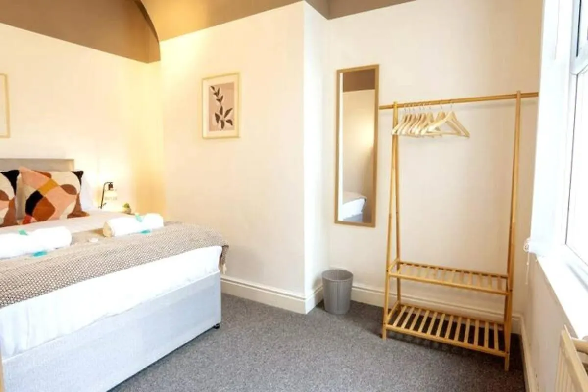 Cedar House - Air Host & Stay Liverpool 0*,  Storbritannien