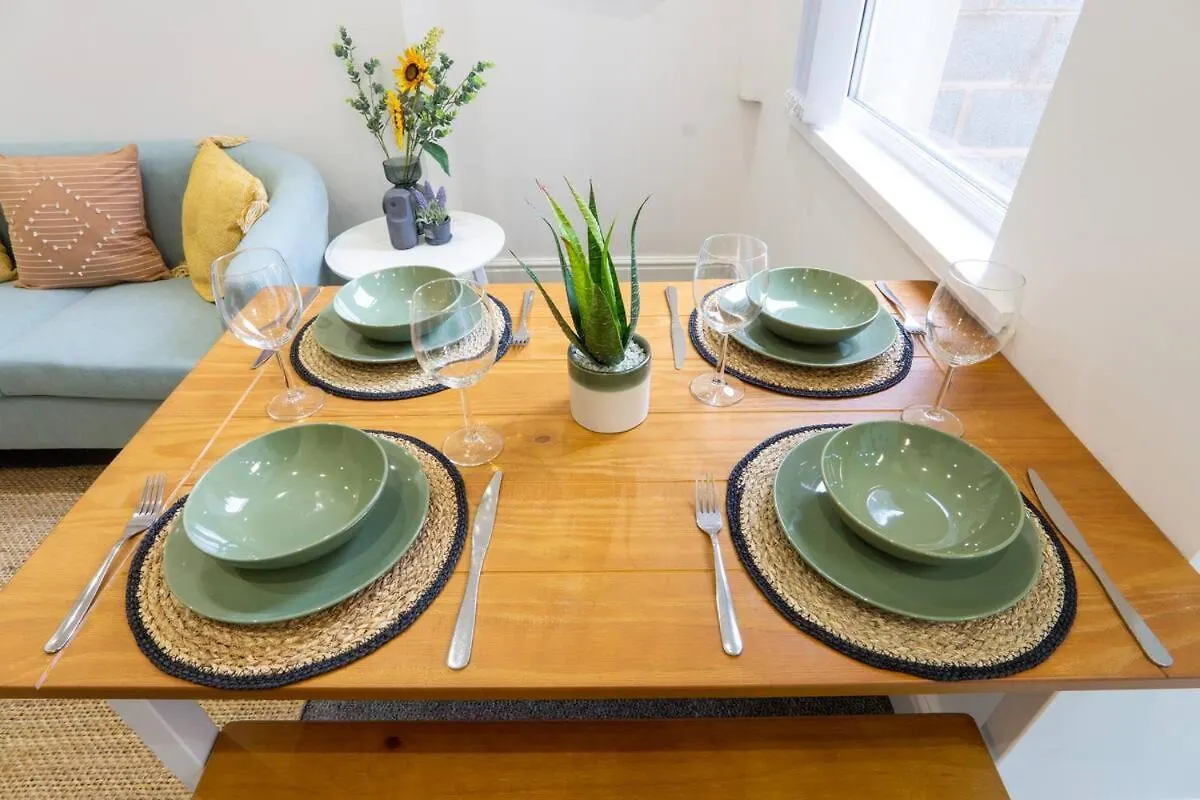 Feriehus Cedar House - Air Host & Stay Liverpool