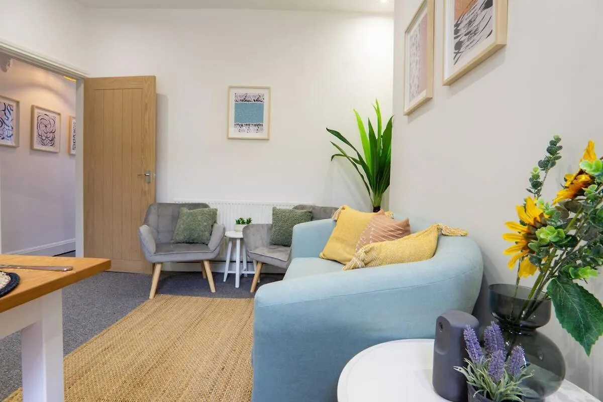 Cedar House - Air Host & Stay Liverpool