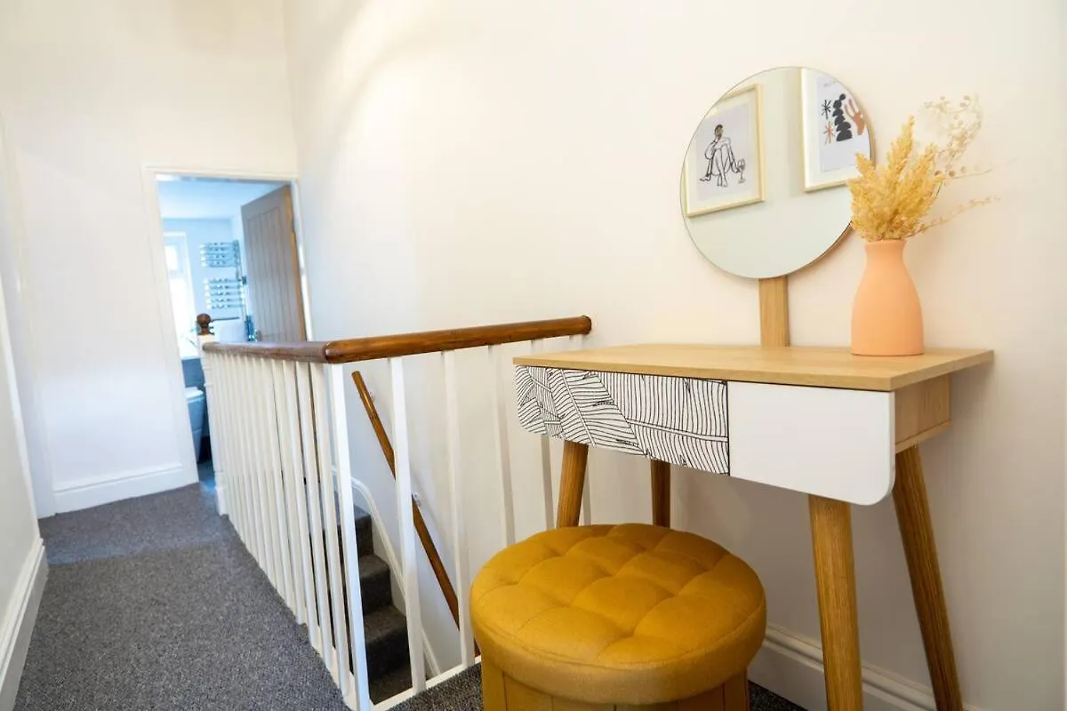 Feriehus Cedar House - Air Host & Stay Liverpool