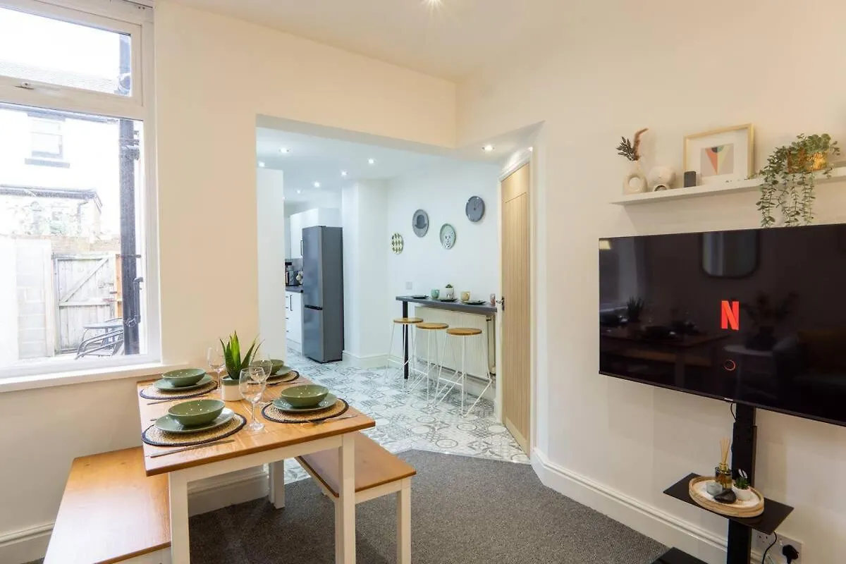 Cedar House - Air Host & Stay Liverpool Feriehus