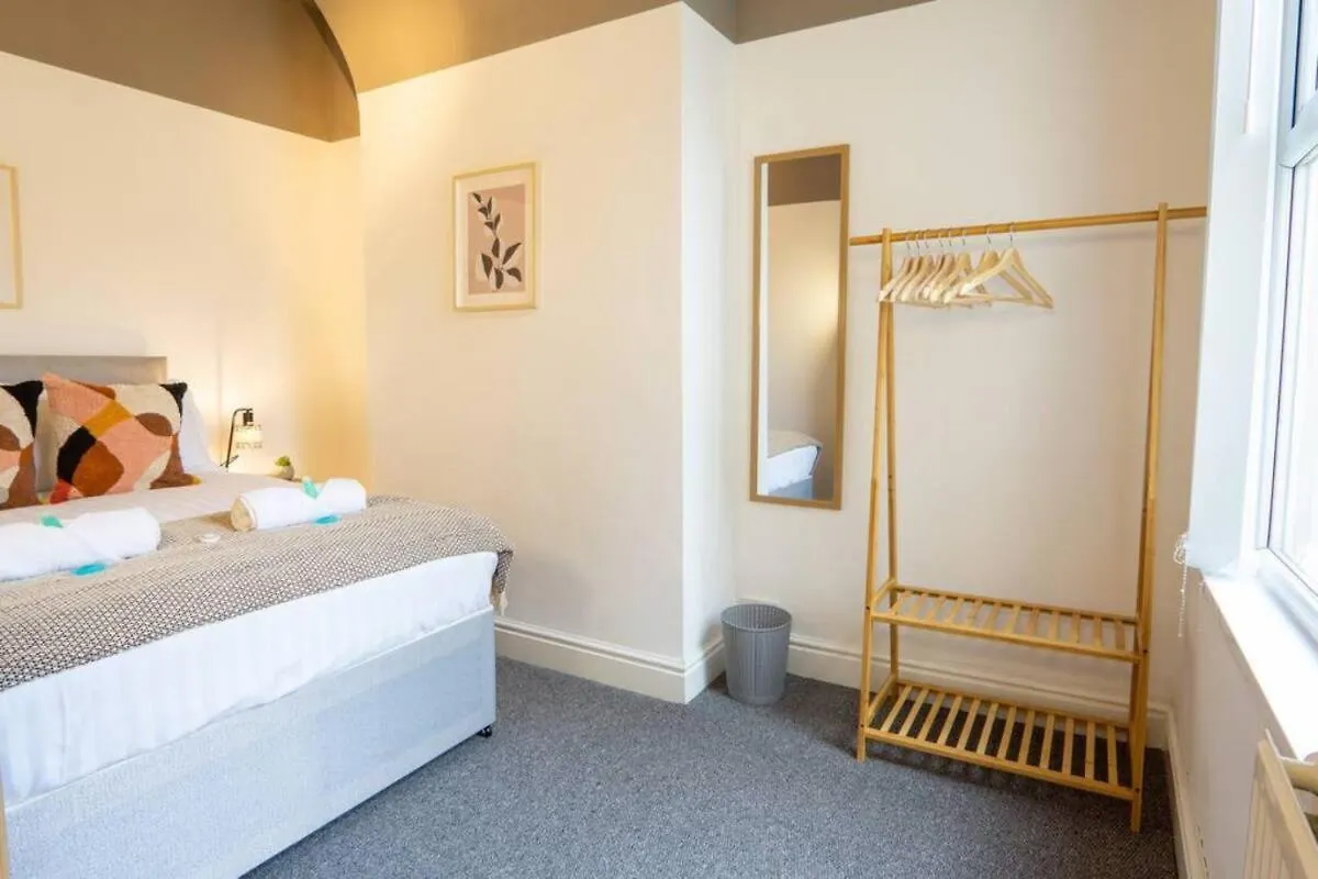 Cedar House - Air Host & Stay Liverpool Storbritannien